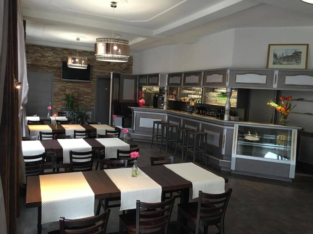 Hotel Restaurant Le Bristol Нідербронн-ле-Бен Екстер'єр фото