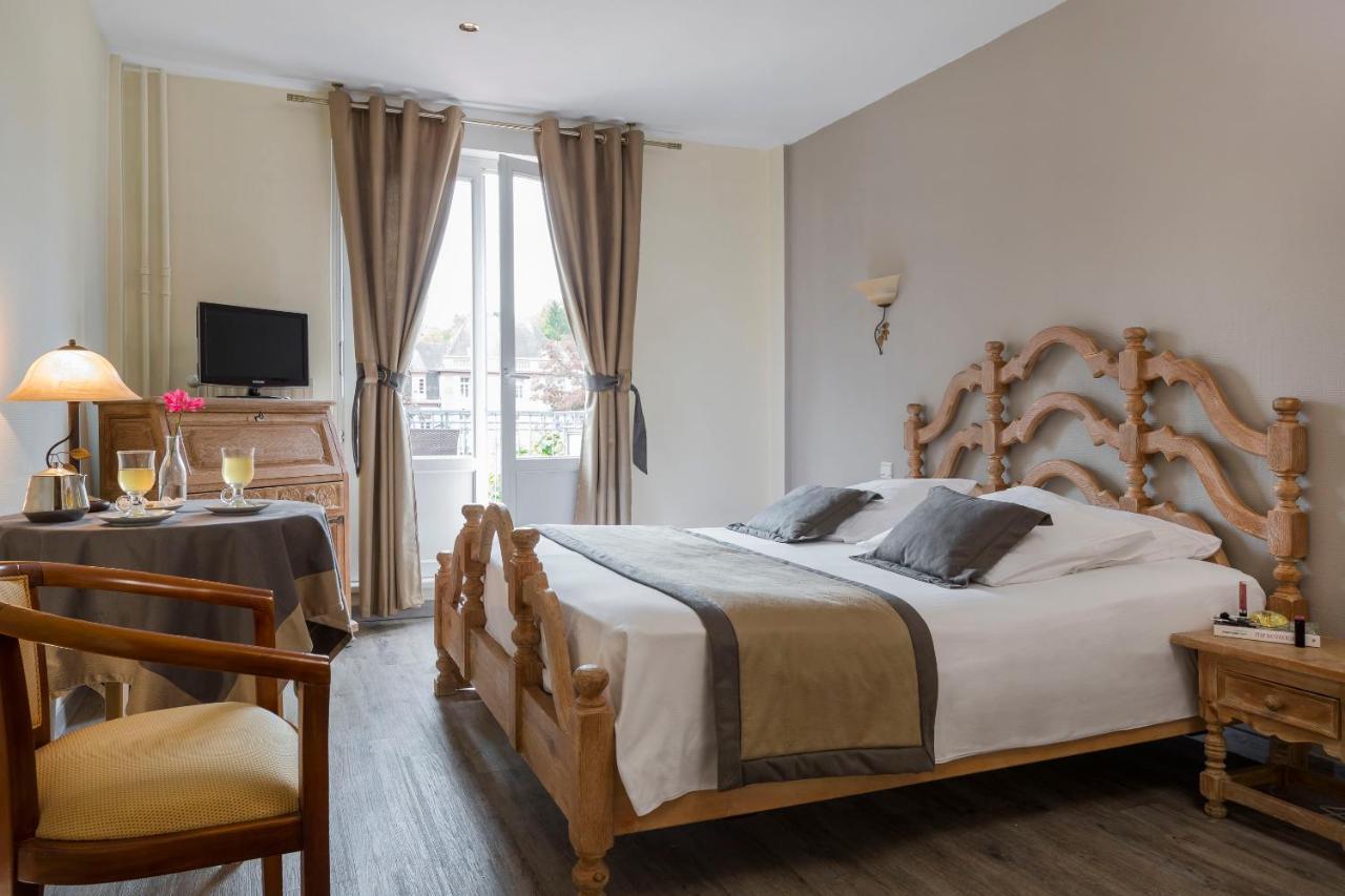 Hotel Restaurant Le Bristol Нідербронн-ле-Бен Екстер'єр фото